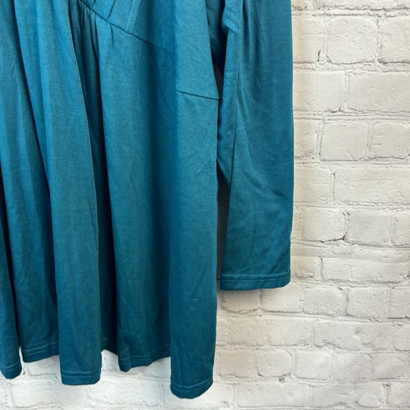 BloomChic Teal Lace Pleated Crisscross T-Shirt Top Plus Size 5X - Picture 4 of 7